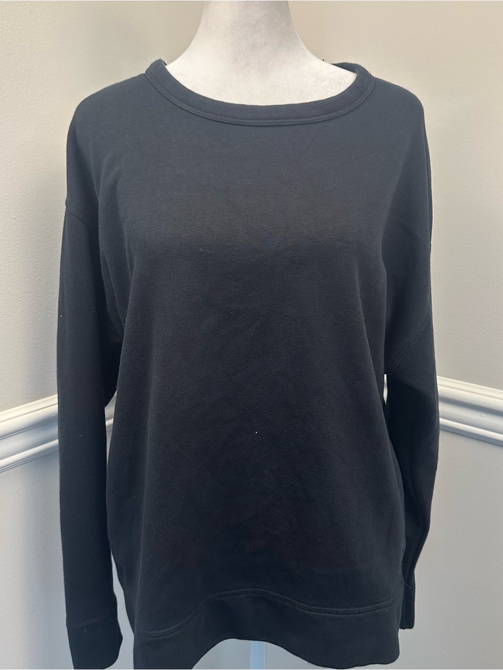 Nike Dri-Fit Black Women's Crewneck Open Back Sweatshirt M